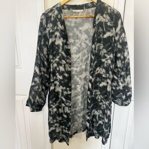 Soft Surroundings Linen Black and White Textured Open Topper